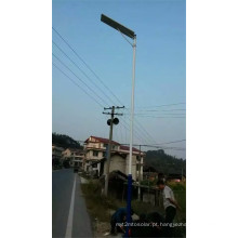 Tudo em uma lâmpada solar de rua